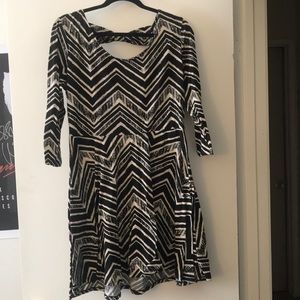 3/4 Sleeve Chevron Dress ‼️NEVER WORN‼️